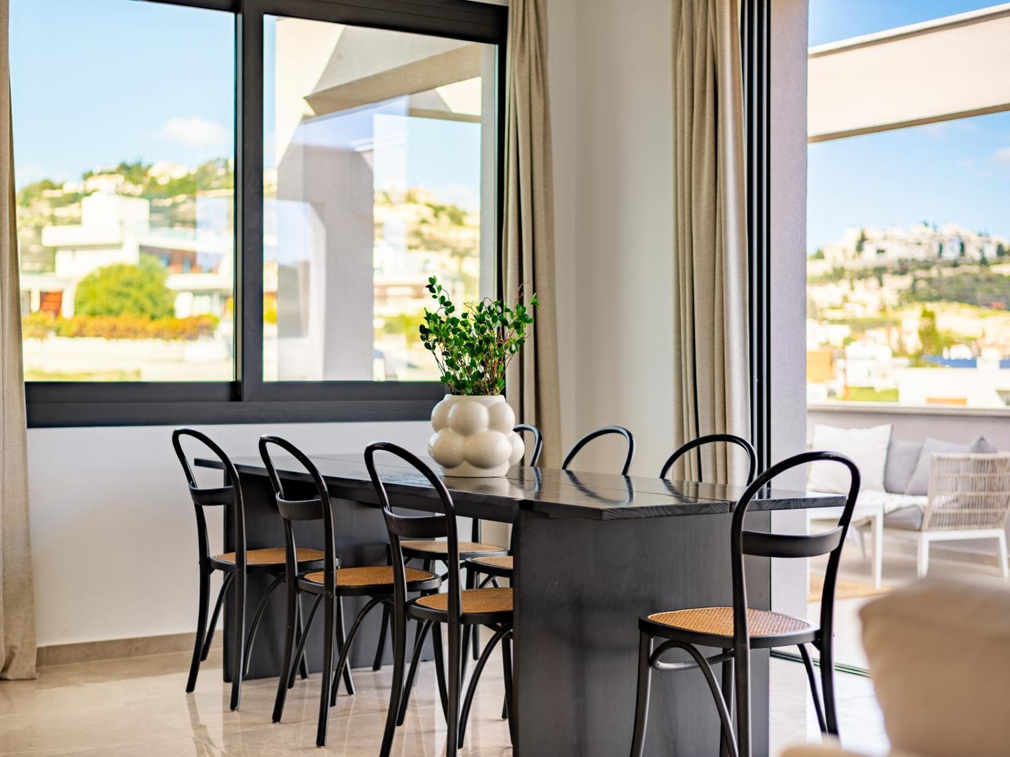 Sanders River Plaza Limassol Room photo