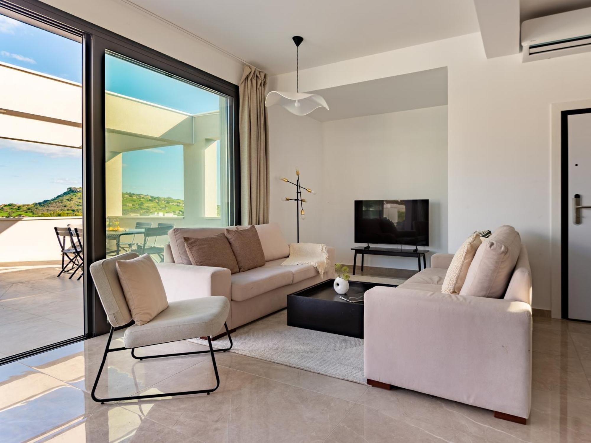 Sanders River Plaza Limassol Room photo